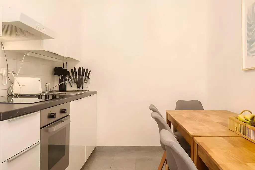 Apartment Next To Augarten, Gorgeous Interior Close To Inner City Vienna Austria