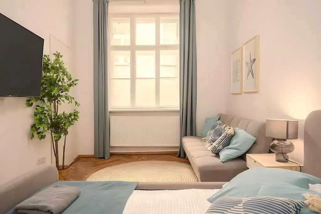 Next To Augarten, Gorgeous Interior Close To Inner City contacts